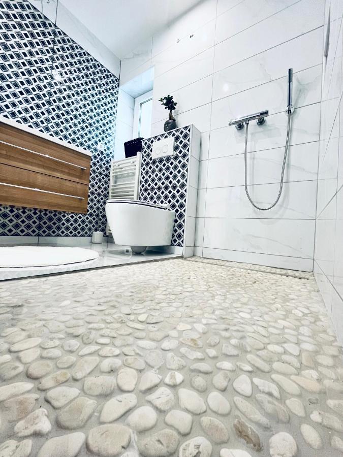 Luxe Apartments Ljutomer Esterno foto